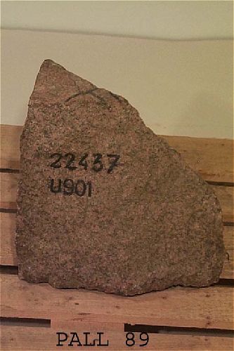 Runes written on runsten, rödaktig fältspatsrik granit. Date: V